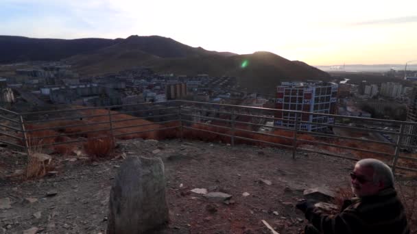 2019年3月頃の在山記念碑から見たモンゴルの首都ウランバートルの様子 - 映像、動画