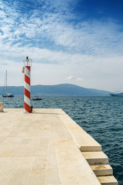 Prachtige jachten in de haven van Tivat, Montenegro. - Foto, afbeelding