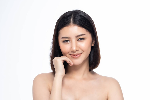 Beautiful Young Asian Woman short hair  with Clean Fresh Skin. F - Foto, afbeelding