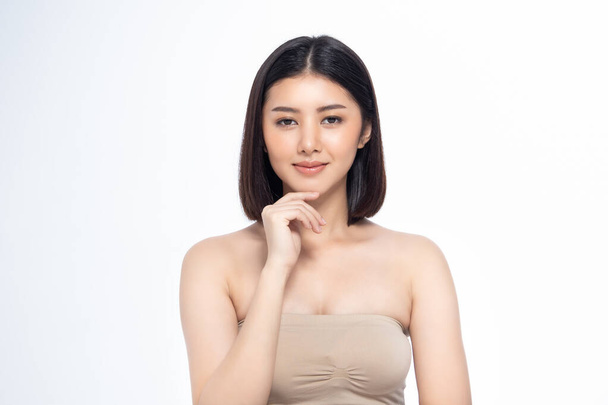 Beautiful Young Asian Woman short hair  with Clean Fresh Skin. F - 写真・画像