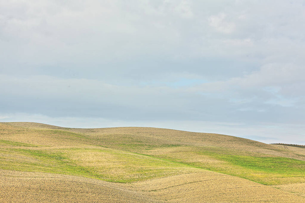  paisaje de colinas tupé en otoño en Italia
 - Foto, Imagen