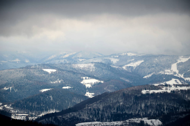 Silezische Beskids, Ustron, winter - Foto, afbeelding