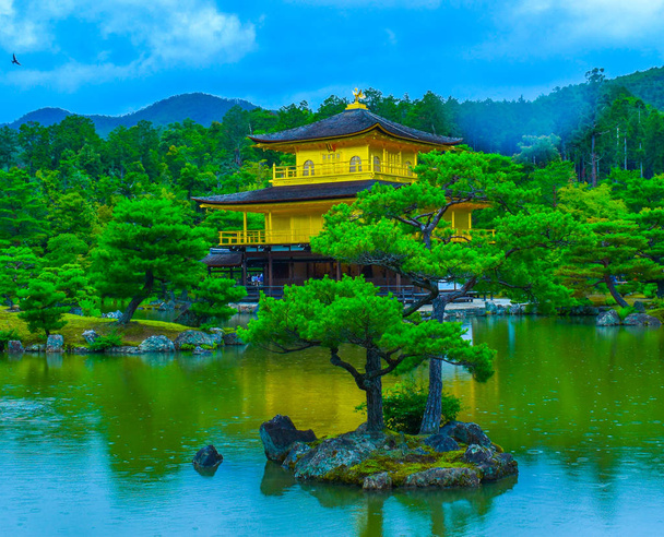 京都の金閣寺 - 写真・画像