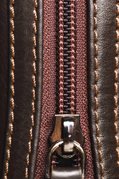 cremallera de bolso de cuero marrón, vista de cerca
 - Foto, Imagen