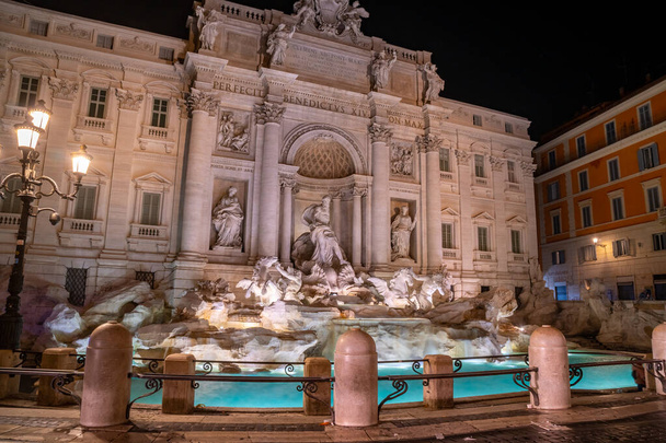 Trevi Fountain or Fontana di Trevi at night, Rome, Italy. - Foto, afbeelding