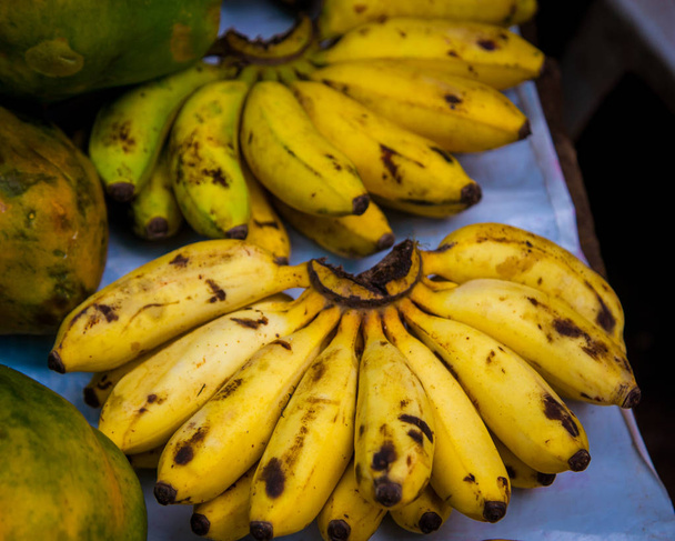 Mercato delle banane fresche Iquitos Peru
 - Foto, immagini