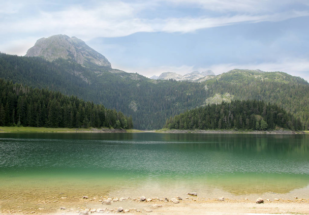 Fekete-tó, Zablijak, Montenegró. Gleccser tó található a Durmitor-hegyen a Durmitor Nemzeti Park, Montenegró - Fotó, kép