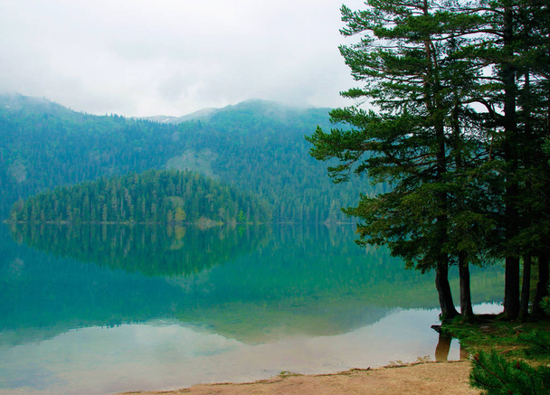 Czarne Jezioro, Zablijak, Czarnogóra. Jezioro lodowcowe położone na górze Durmitor w Parku Narodowym Durmitor, Czarnogóra - Zdjęcie, obraz