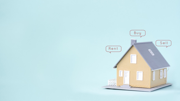 Vender, comprar o alquilar concepto de decisión de la casa
.  - Foto, Imagen