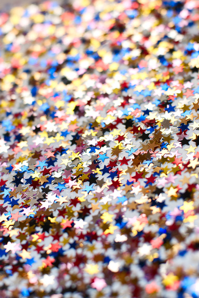 Beyaz arkaplanda renkli konfeti - Fotoğraf, Görsel