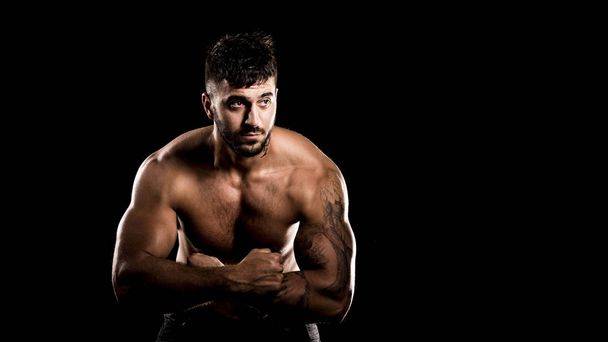 Bodybuilder Poser, Homme Sportif Puissance, Fitness Homme Musclé
,  - Photo, image