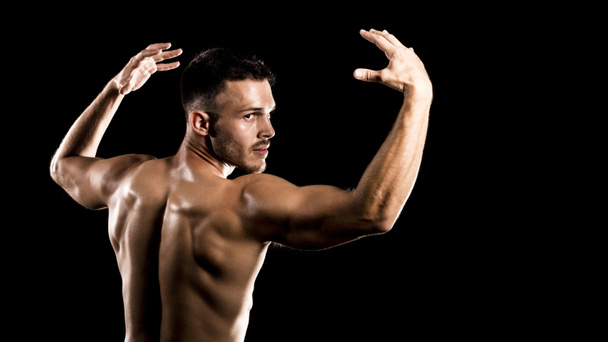 Fisiculturista Posando, Sporty Guy Masculino Poder, Fitness Muscled Man
,  - Foto, Imagem