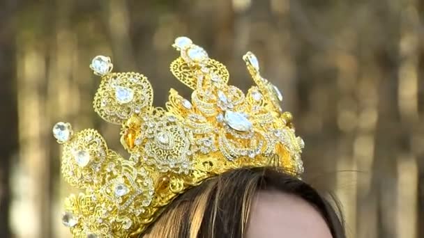 tyttö, kilpailu, kauniit, kruunu
 - Materiaali, video
