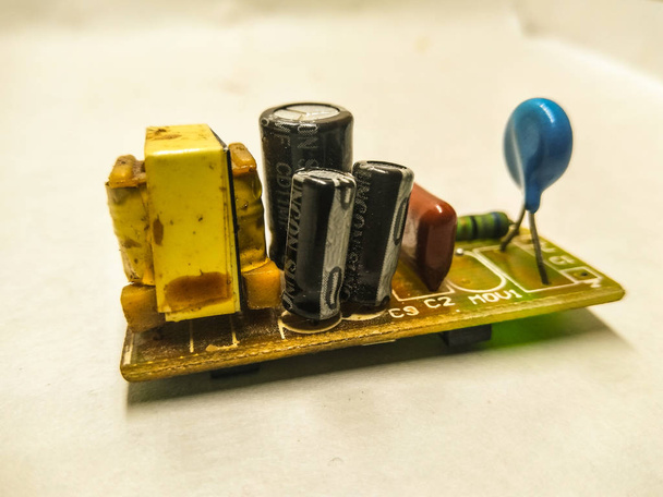 Uma imagem da placa de circuito elétrico
 - Foto, Imagem