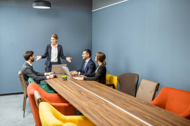 Business people at the meeting room - Photo, Image