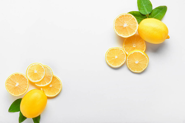 Limões maduros sobre fundo branco - Foto, Imagem