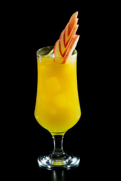 cocktail dourado
 - Foto, Imagem