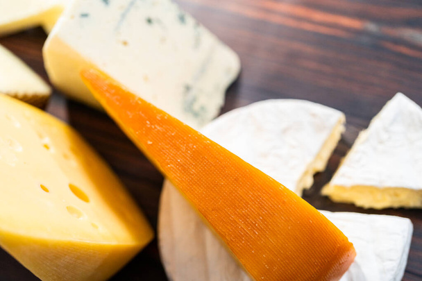 Cheese wedges - Φωτογραφία, εικόνα
