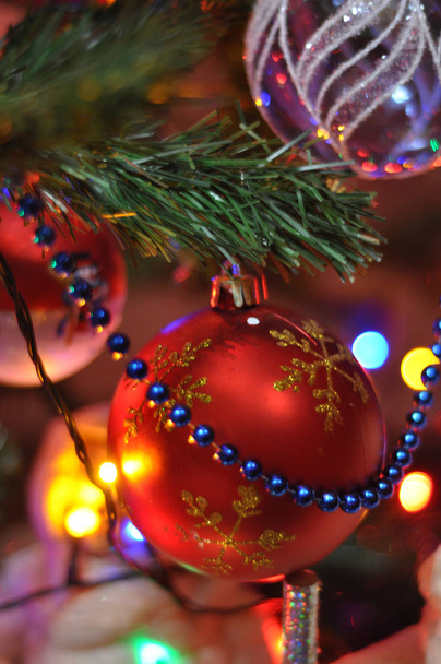 festive christmas decoration on tree - Foto, Imagem