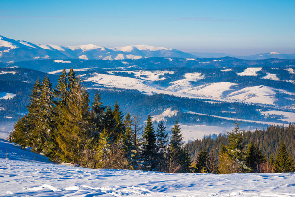 Beautiful mesmerizing panorama of a ski slope - Fotó, kép