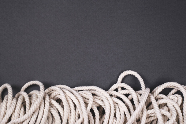 Fond de corde blanche en coton minimaliste avec texture et contraste
. - Photo, image