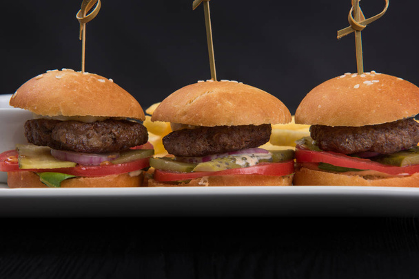 Мини гамбургеры, мини бургеры
 - Фото, изображение