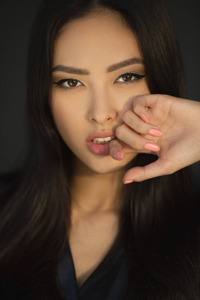Asian Woman Beauty Face Closeup Portrait - Foto, Imagen