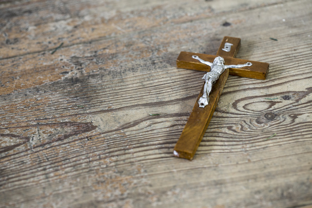 Bela cruz velha com Jesus
 - Foto, Imagem
