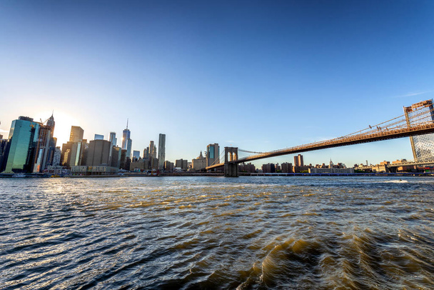 Manhattan Skyline i most Brooklyński - Zdjęcie, obraz