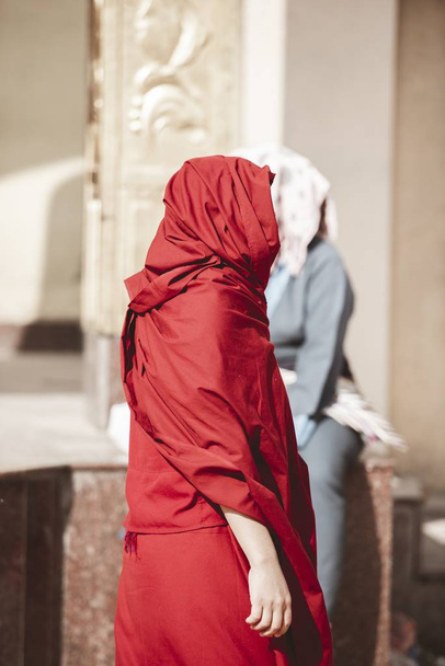 A vertical shot of a female wearing Hindu robe with a blurred background - Fotoğraf, Görsel