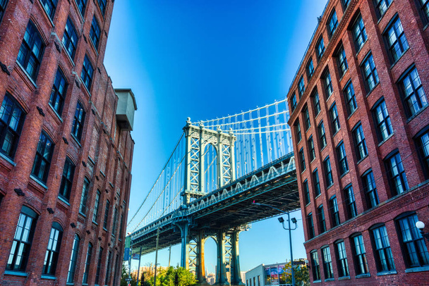 Manhattan Bridge, widok z Brooklyn, New York - Zdjęcie, obraz