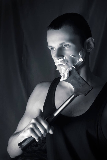 Young man shaving - Foto, Imagem