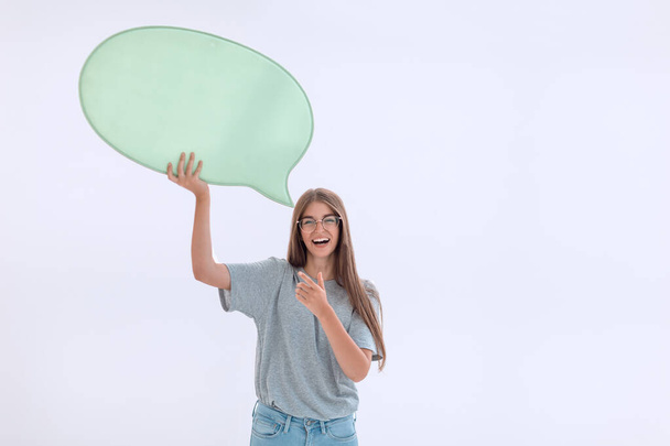 dreamy young woman with a speech bubble. - 写真・画像