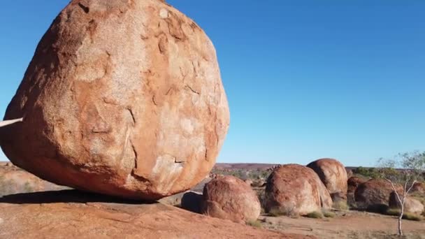 Tourist girl at Devils Marbles - Footage, Video