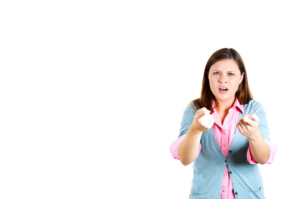 Dühös nő kilyukadni őrült és mutató, két kezével - Fotó, kép