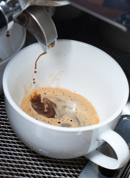 Making espresso - Фото, изображение