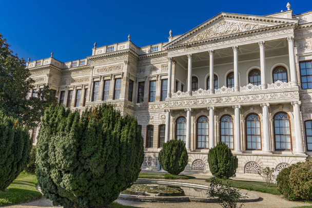 Λεπτομέρεια από το Παλάτι Dolmabahce στην Ιστανμπούλ της Τουρκίας - Φωτογραφία, εικόνα
