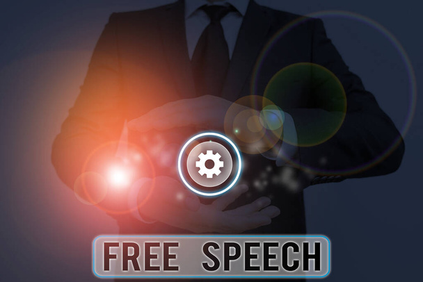 Znak tekstowy pokazujący wolność słowa. Fotografia koncepcyjna prawo do publicznego wyrażania swoich opinii. - Zdjęcie, obraz