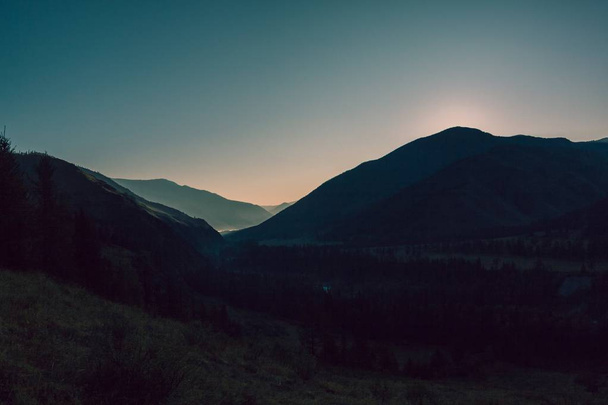 Dawn in the mountains in summer - Фото, зображення