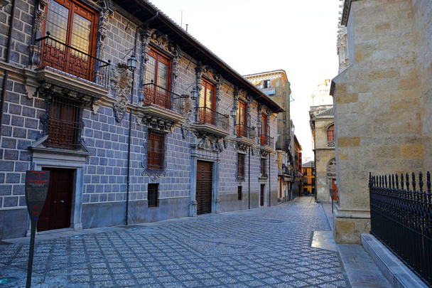 Вуличний вид на історичну частину Гранади (Андалусія, Іспанія). Європа - Фото, зображення