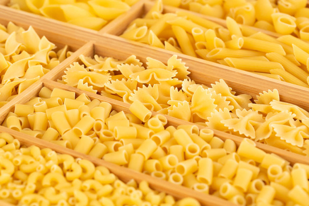verschiedene Arten von Pasta - Foto, Bild