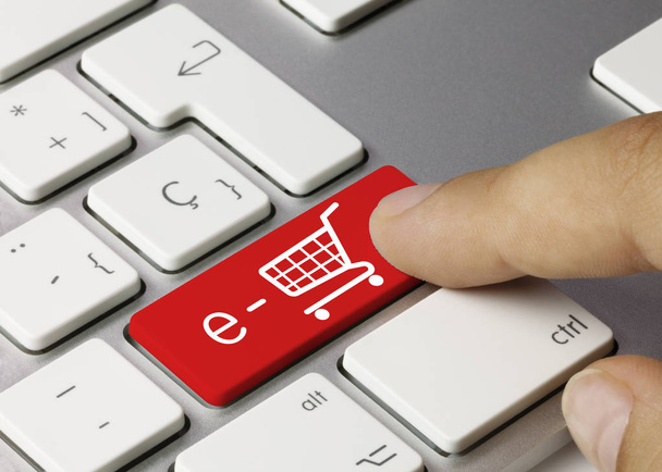E-commerce - napis na czerwonym klawiszu klawiatury - Zdjęcie, obraz
