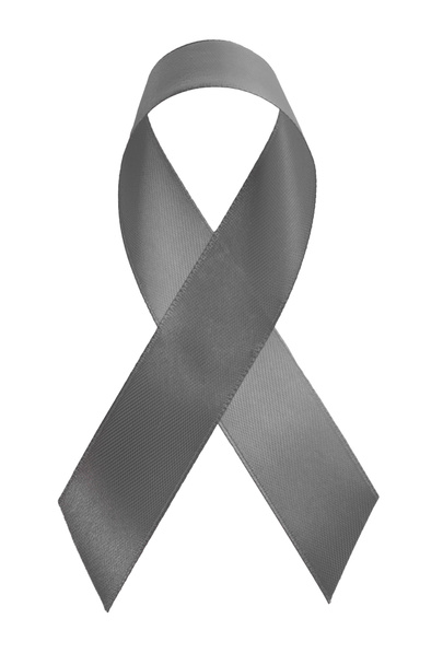 白い背景にグレーのリボンが孤立。パーキンソン病や脳がんの認知の象徴的な概念 - 写真・画像