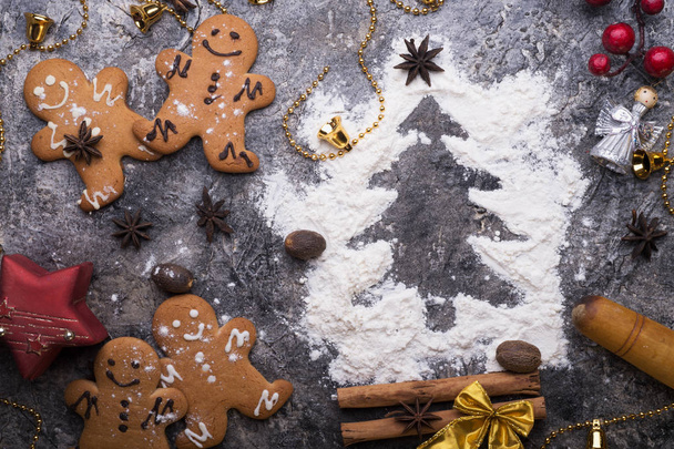  christmas decorative cookies with flour christmas tree. christm - 写真・画像