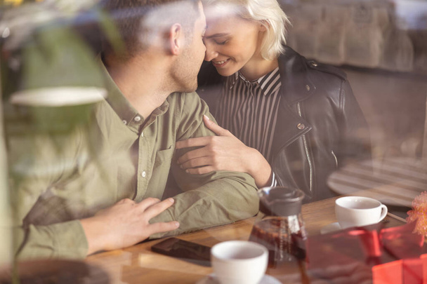 Couple meeting in the cafe after a long break - Fotografie, Obrázek
