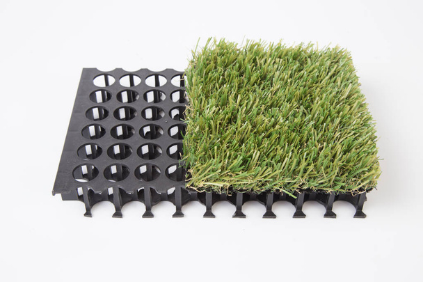 umělá tráva podložka izolované na bílém pozadí - Fotografie, Obrázek