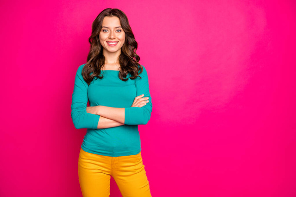 Photo of charming pretty girlfriend smiling toothily beaming with arms crossed isolated over pink vivid color background - Foto, afbeelding