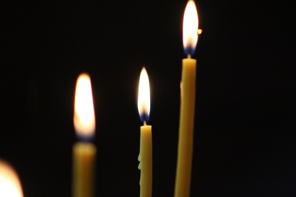 Kolme kynttilää
 - Valokuva, kuva