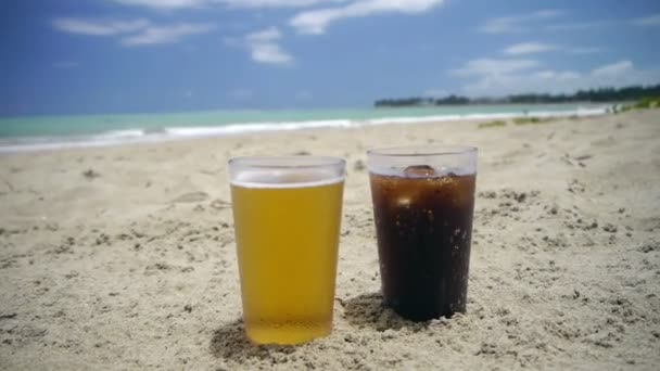 Cocktails sur la plage
 - Séquence, vidéo