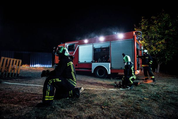 Požární operace v noci - Fotografie, Obrázek